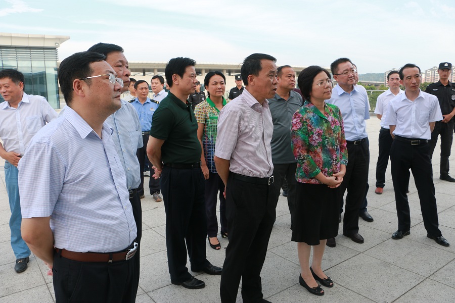 景德鎮(zhèn)市委副書記、市長(zhǎng)梅亦參觀考察上饒市綜合交通樞紐